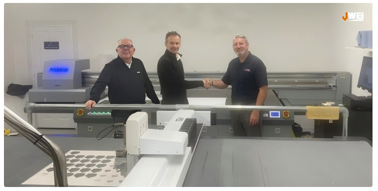 经纬广告裁切机